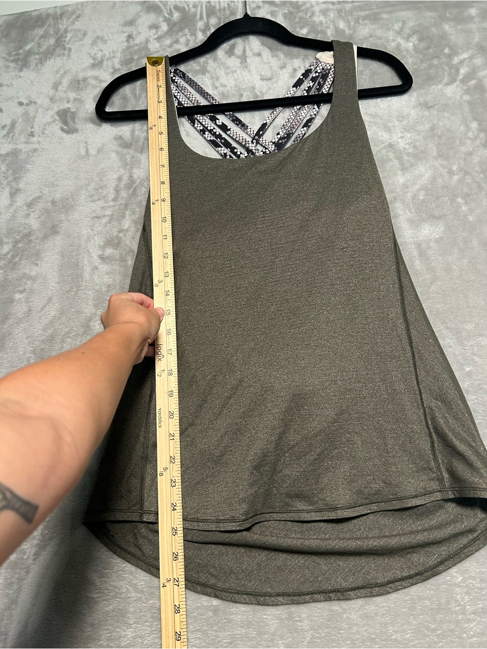 Lululemon Wild Tank Top Women’s 8 Yoga Workout Green